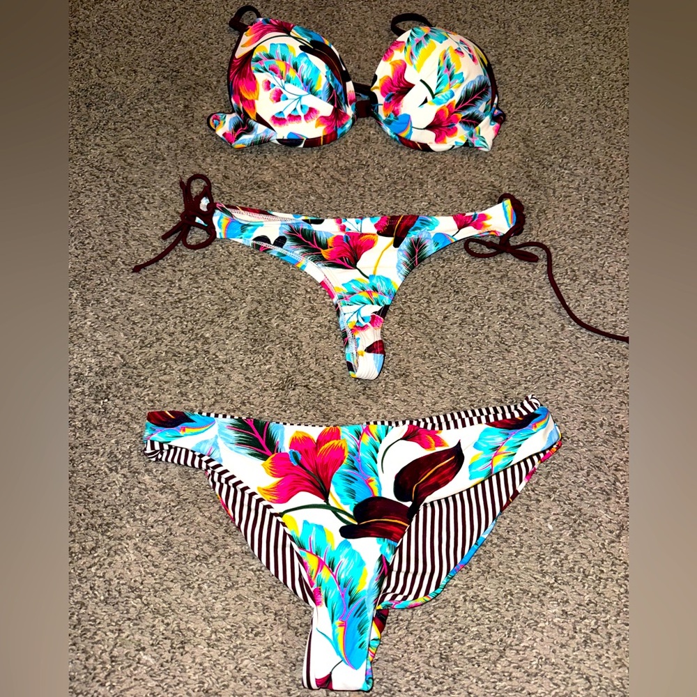 Body glove bikini set white maroon stripe-floral thong cheeky, pushup bra topS/M